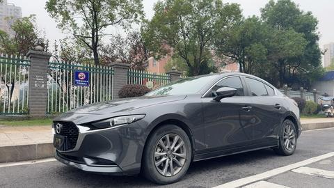 Mazda 3 Axela 2022