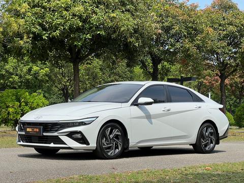 Hyundai Elantra 2023