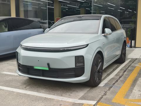 Li Auto L6 2025