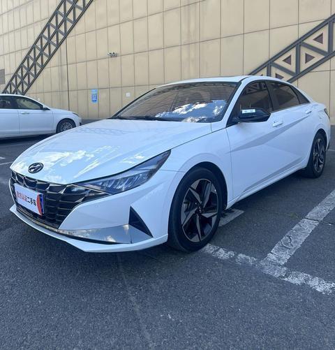 Hyundai Elantra 2022