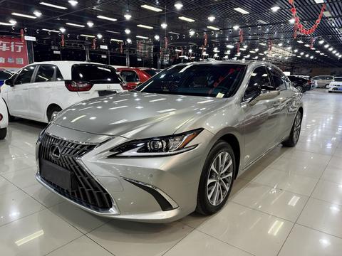 Lexus ES 2022