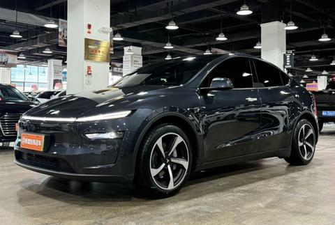 Tesla Model Y 2025