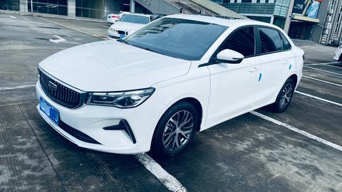 Geely Emgrand 2022