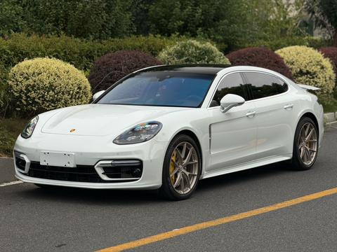 Porsche Panamera 2023