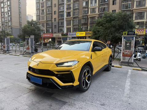 Lamborghini Urus 2021