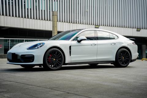 Porsche Panamera 2022