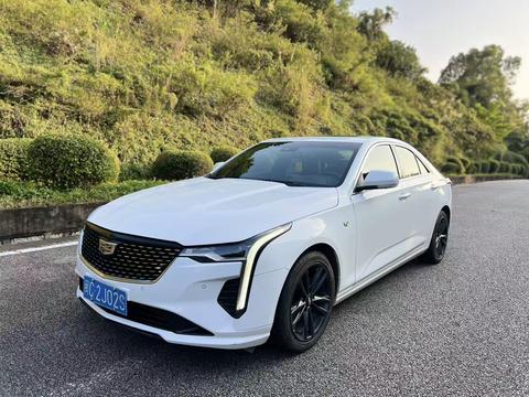 Cadillac CT4 2022