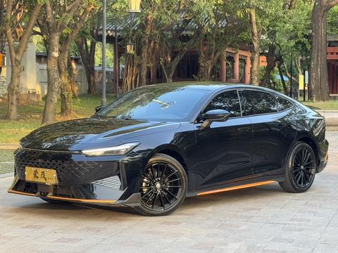 Changan UNI-V 2024