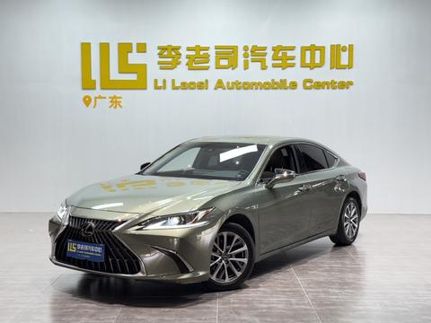 Lexus ES 2022