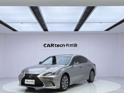Lexus ES 2021