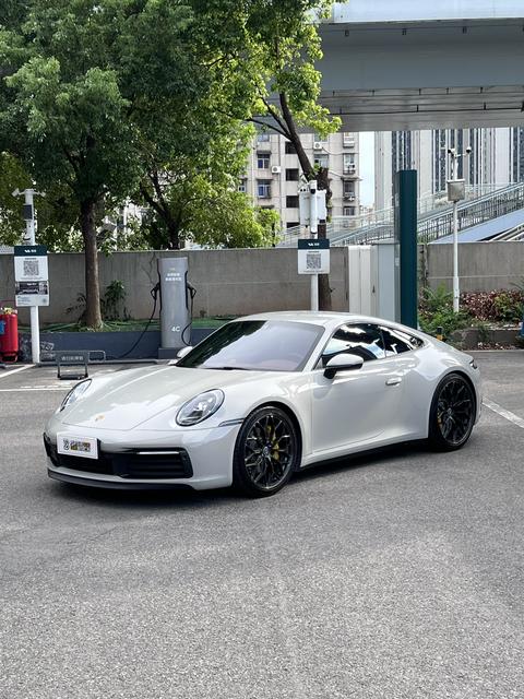Porsche 911 2023