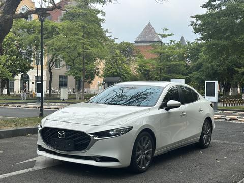 Mazda 3 Axela 2022
