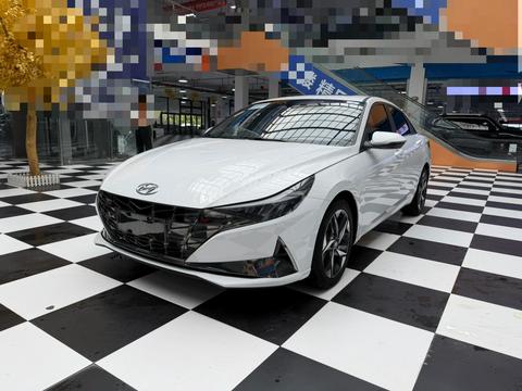 Hyundai Elantra 2022