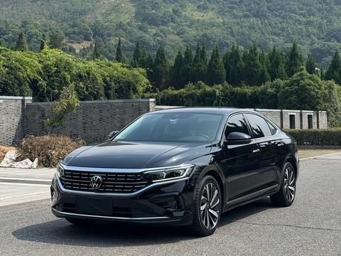 Volkswagen Passat 2023