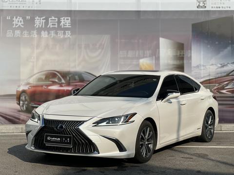 Lexus ES 2022