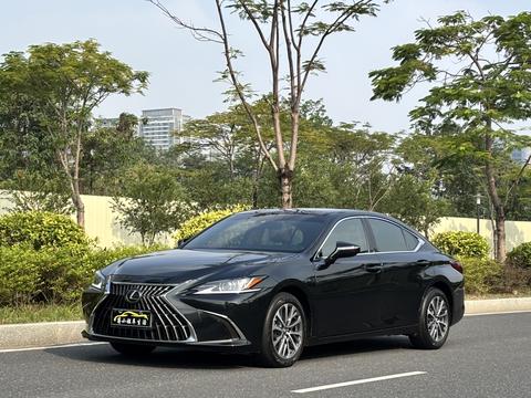 Lexus ES 2022