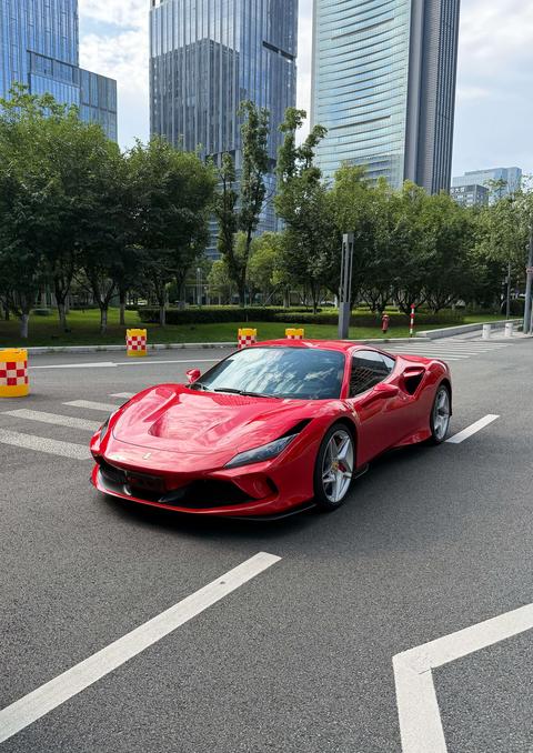 Ferrari F8 Tributo 2019