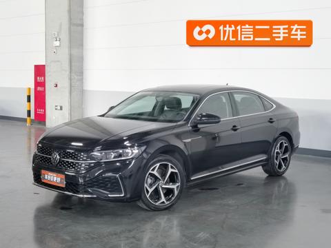 Volkswagen Passat 2024
