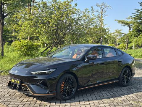 Changan UNI-V 2025