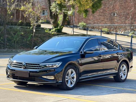Volkswagen Magotan 2025