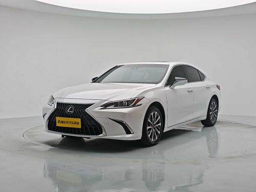 Lexus ES 2022