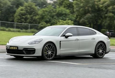Porsche Panamera 2023