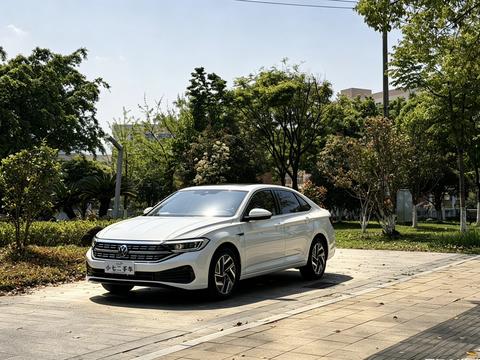 Volkswagen Sagitar 2024