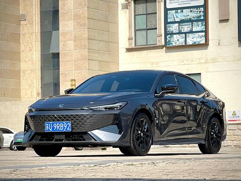 Changan UNI-V 2024