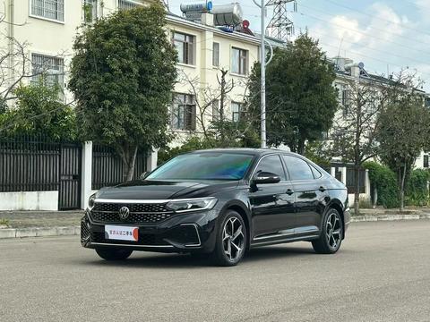 Volkswagen Passat 2023