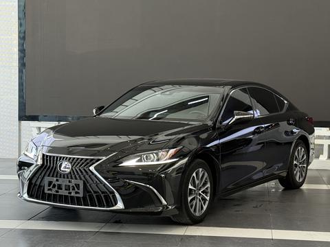 Lexus ES 2021