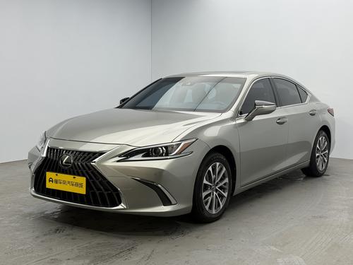 Lexus ES 2022