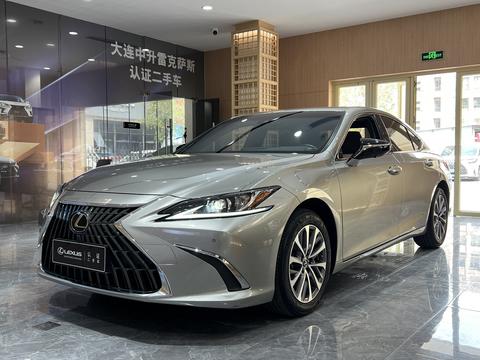 Lexus ES 2022