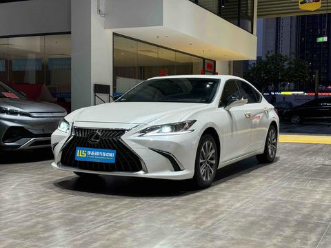Lexus ES 2021