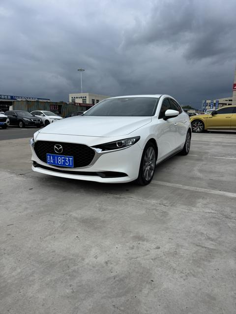 Mazda 3 Axela 2022