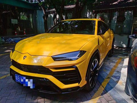 Lamborghini Urus 2021