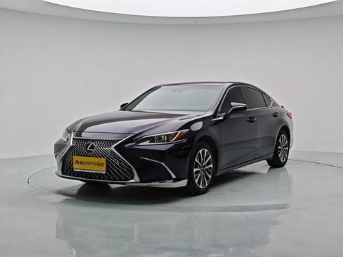 Lexus ES 2022