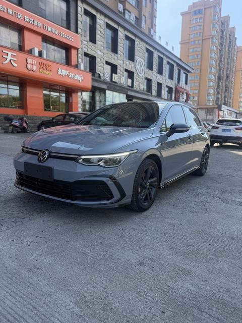 Volkswagen Golf 2021