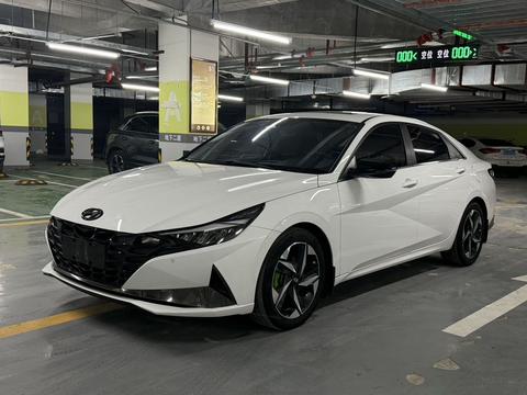 Hyundai Elantra 2022