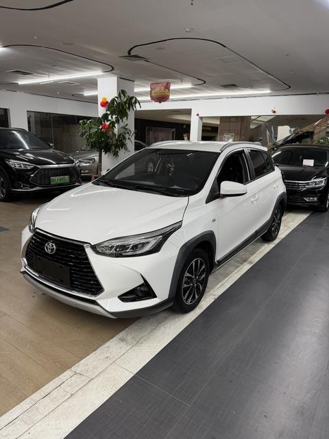 Toyota Yaris L Hatchback 2022