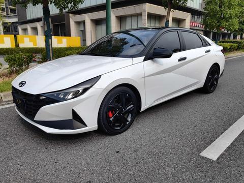 Hyundai Elantra 2022