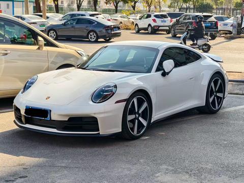 Porsche 911 2025