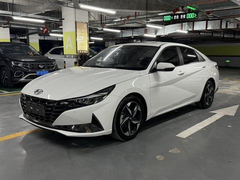 Hyundai Elantra 2022