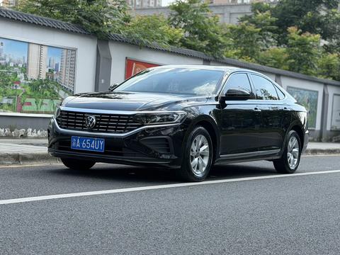 Volkswagen Passat 2022