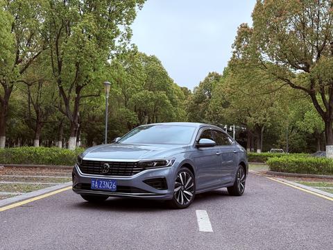 Volkswagen Passat 2022