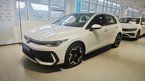 Volkswagen Golf 2025