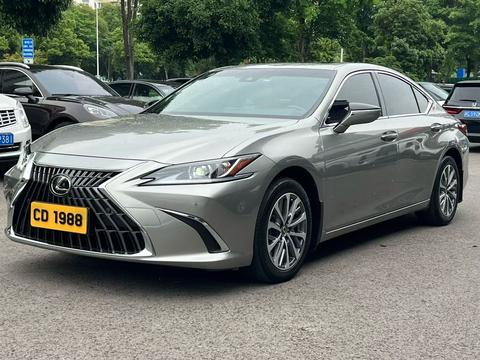 Lexus ES 2021