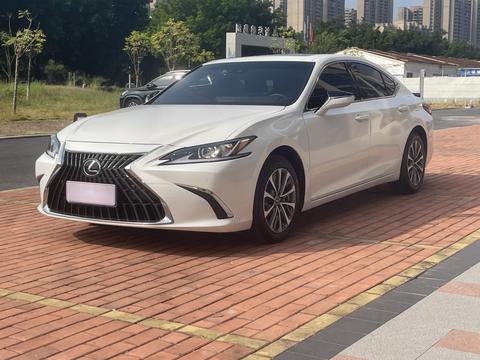 Lexus ES 2024