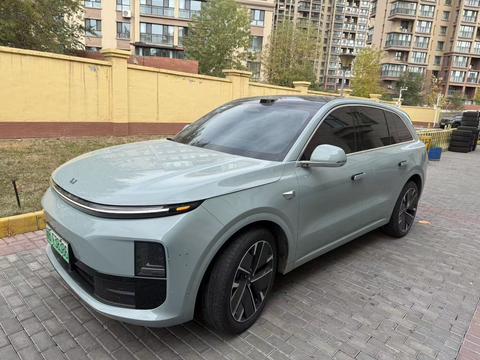Li Auto L6 2025