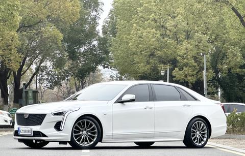Cadillac CT6 2022