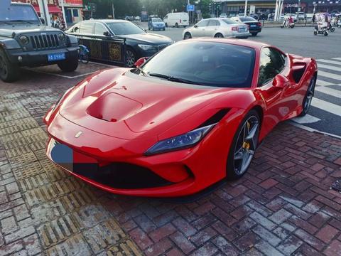 Ferrari F8 Tributo 2019